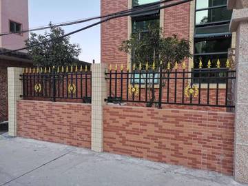 广东厂家私人定制围墙烤漆铁艺栏杆批发 欧式院墙隔离铁栅栏